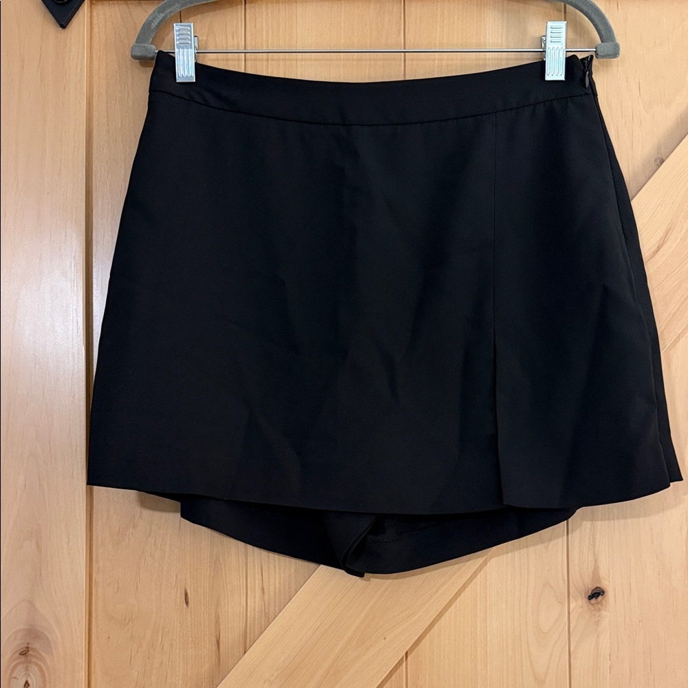 Lulu's Black Skort